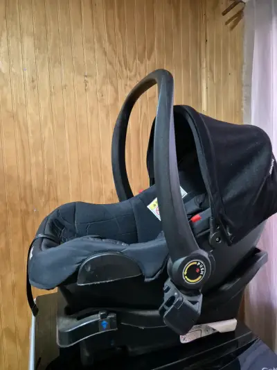 Silla de Auto Bebesit Negra para Bebé - miniatura 2