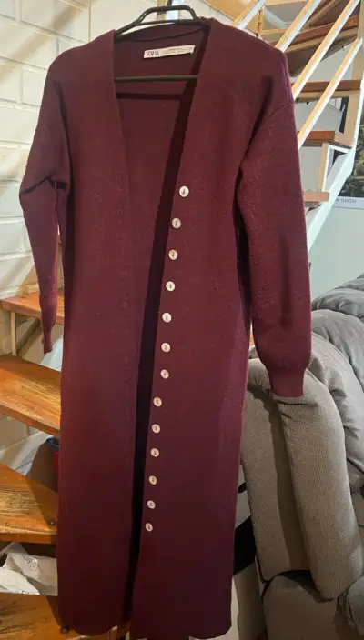 Abrigo largo de lana burdeos con botones Zara - miniatura 1
