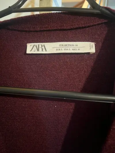 Abrigo largo de lana burdeos con botones Zara - miniatura 2