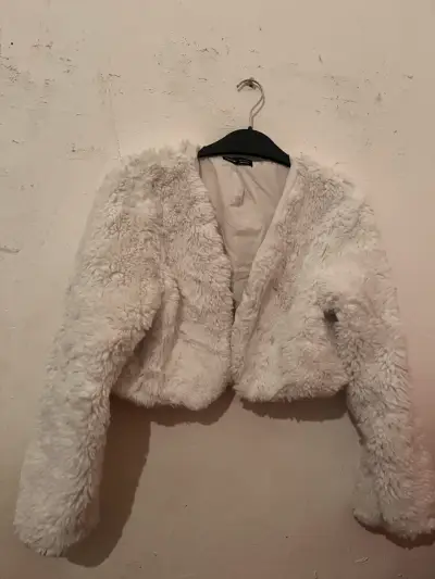 Chaqueta de Peluche Blanca Shein Talla M - miniatura 1