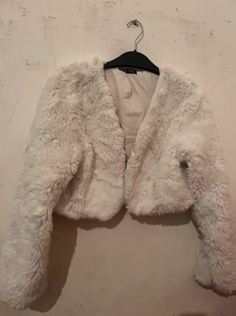 Chaqueta de Peluche Blanca Shein Talla M - 2