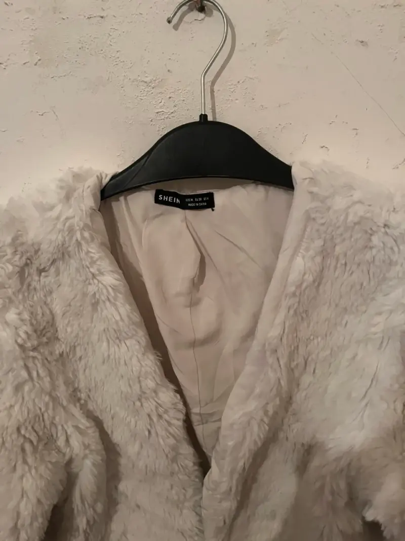 Chaqueta de Peluche Blanca Shein Talla M - 3