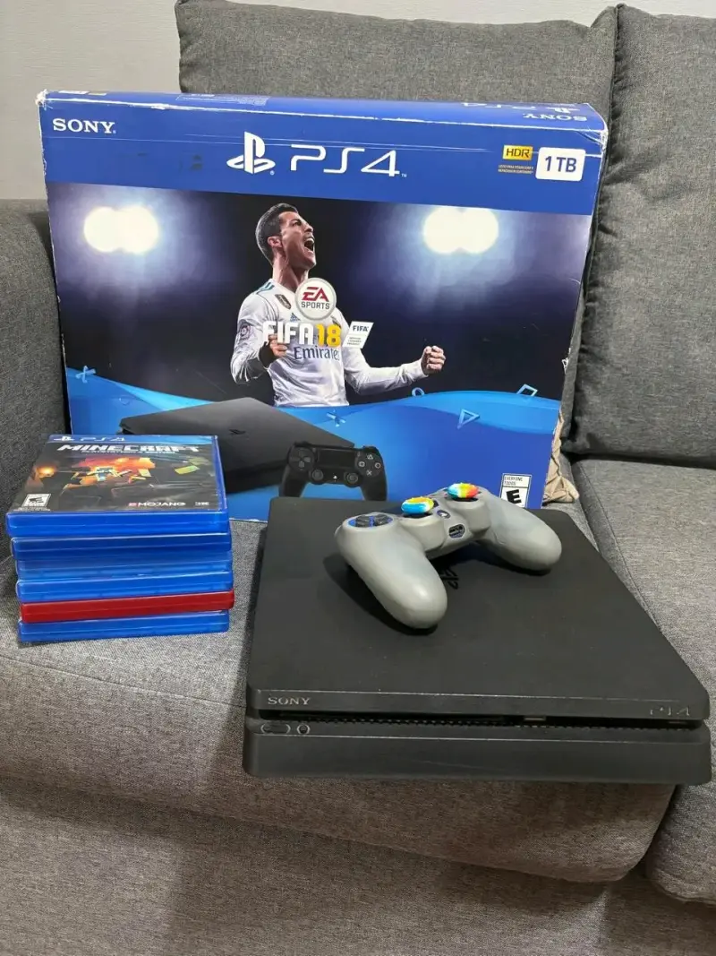 Consola PS4 Sony 1TB con juegoss incluidos - 1