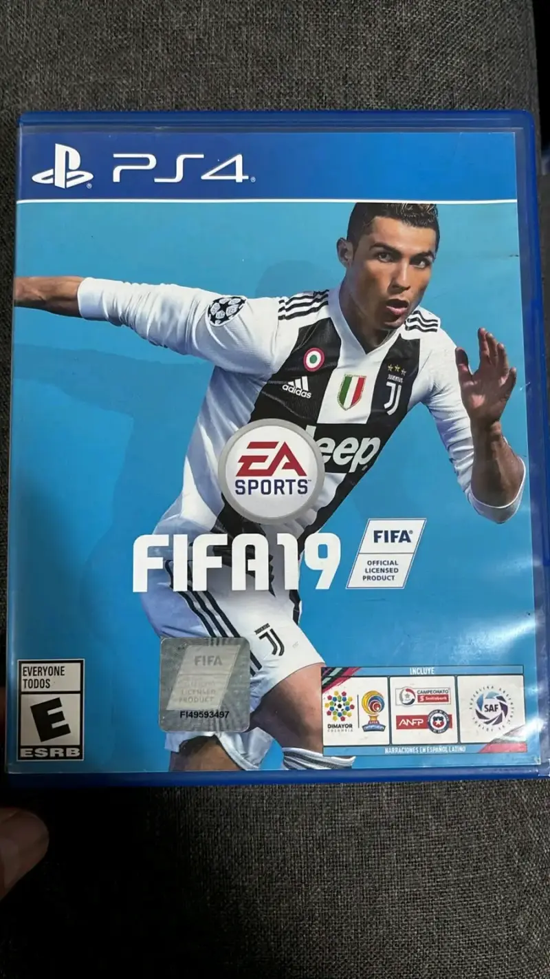 Consola PS4 Sony 1TB con juegoss incluidos - 5