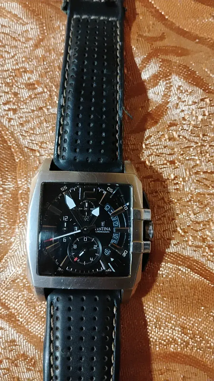 Reloj Festina cuadrado negro con correa de cuero - 2