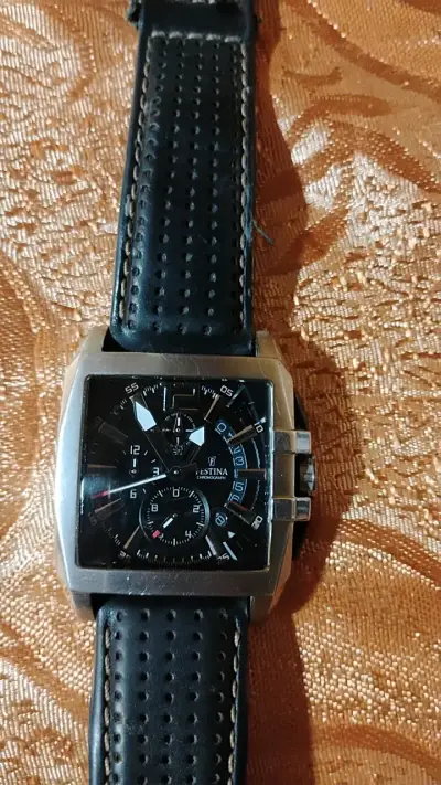 Reloj Festina cuadrado negro con correa de cuero - miniatura 2