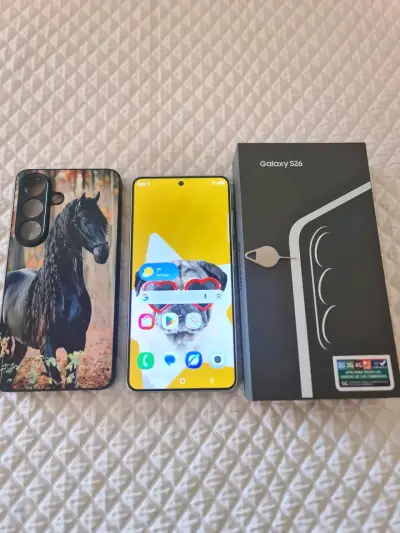 Smartphone Samsung Galaxy S26 con funda de caballo - miniatura 1