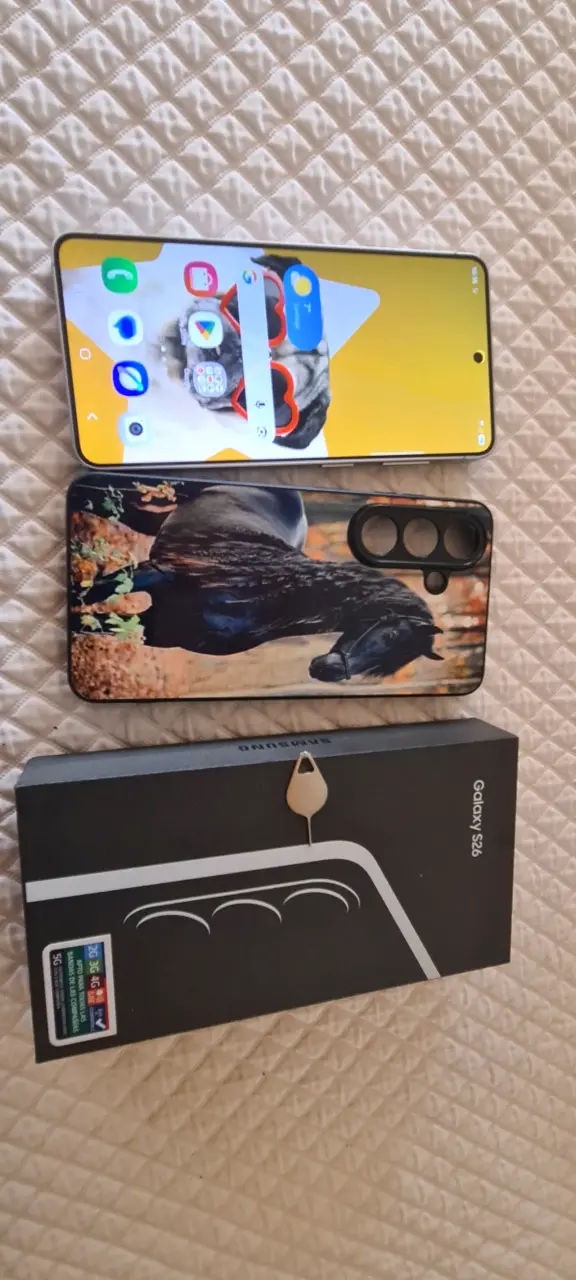 Smartphone Samsung Galaxy S26 con funda de caballo - 6