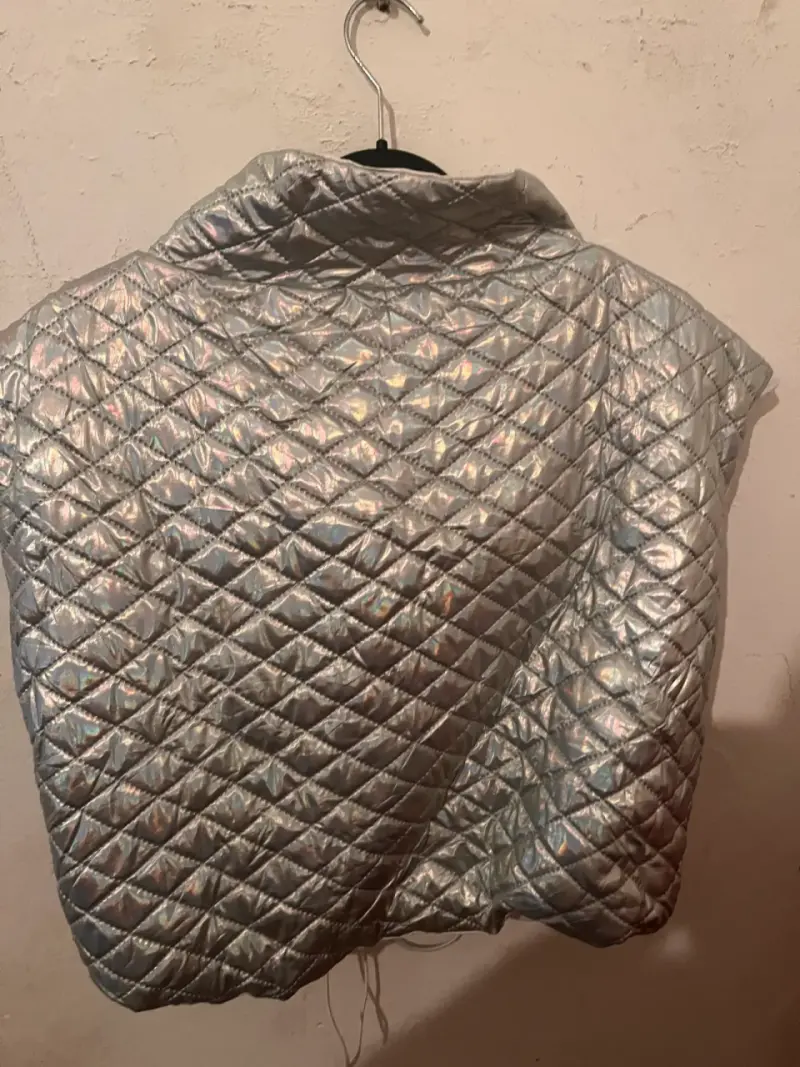 Chaleco plateado acolchado sin mangas para mujer - 4