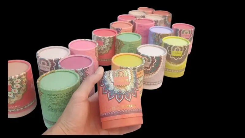 Velas aromáticas de colores variados