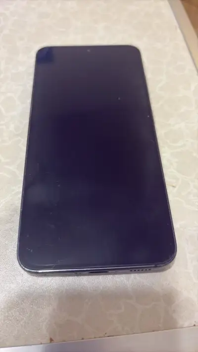 Smartphone Samsung Galaxy S23 en buen estado - miniatura 1
