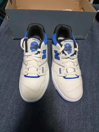 Zapatillas deportivas New Balance 550 blancas y azules - miniatura 4