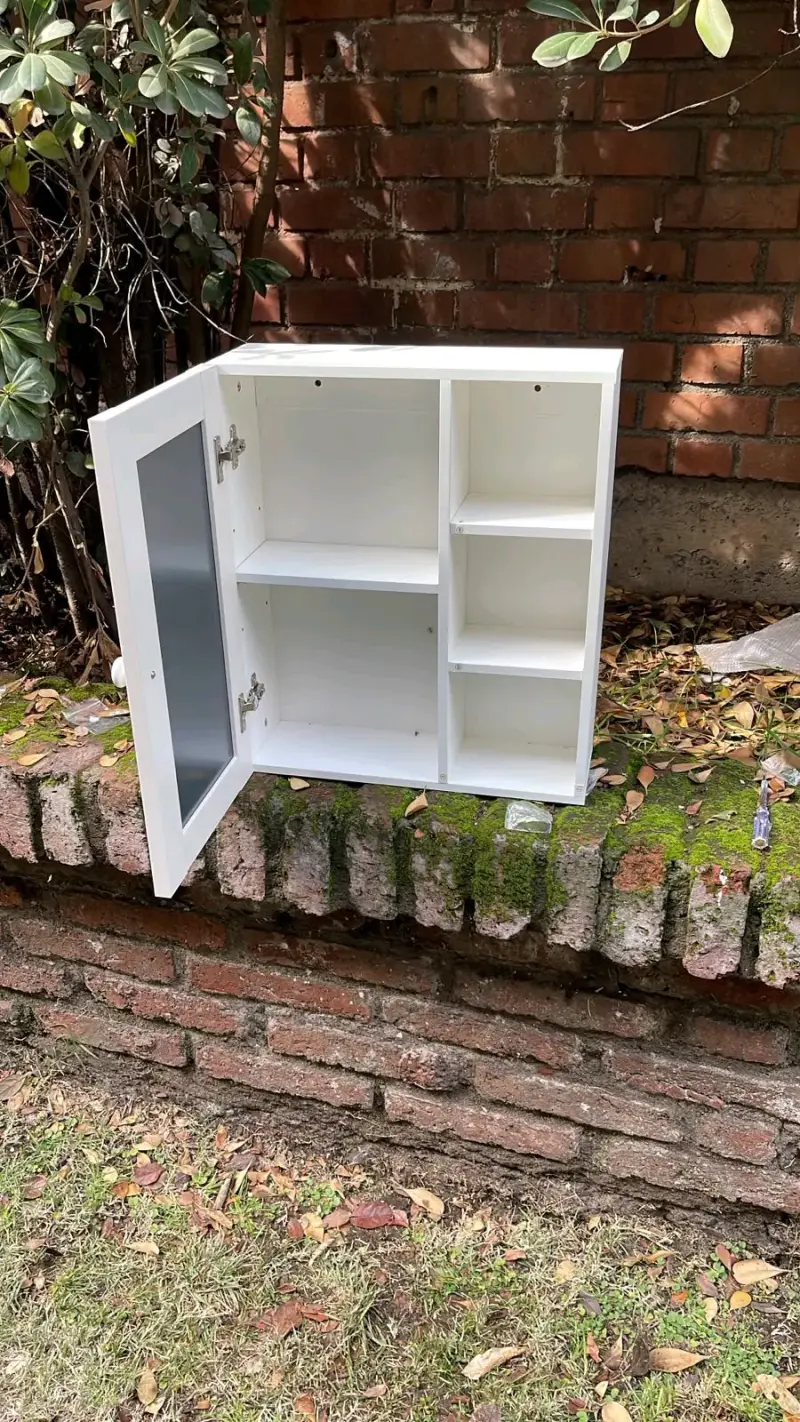 Botiquín de baño blanco con espejo - 1