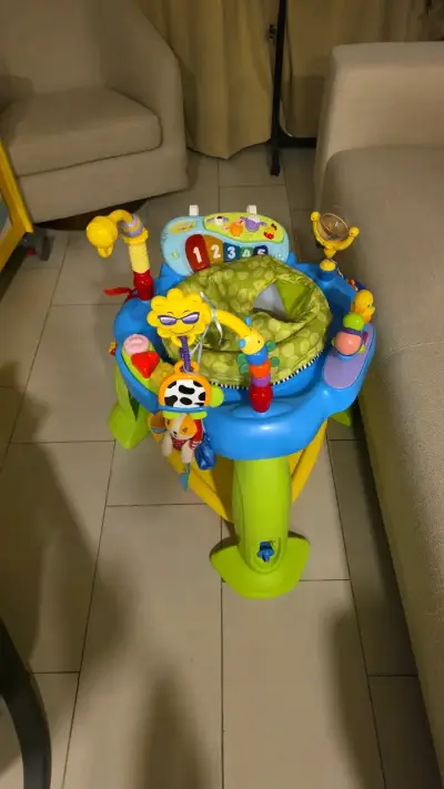 Centro de actividades para bebé multicolor - miniatura 1