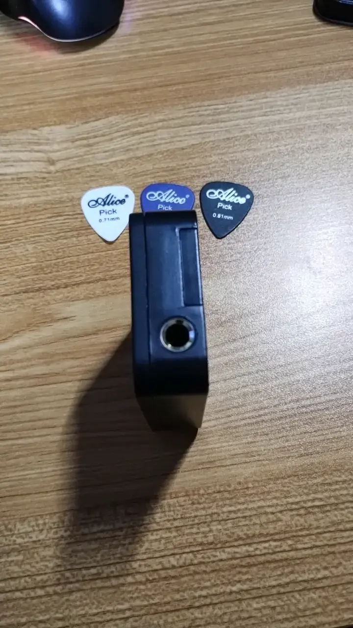 Afinador digital Memphis AMT-150 para guitarra y bajo - 2