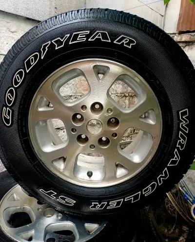 Llanta aro 16 con neumatico Goodyear ST 225/75R16 - miniatura 1