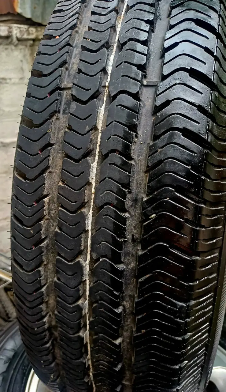 Llanta aro 16 con neumatico Goodyear ST 225/75R16 - 3