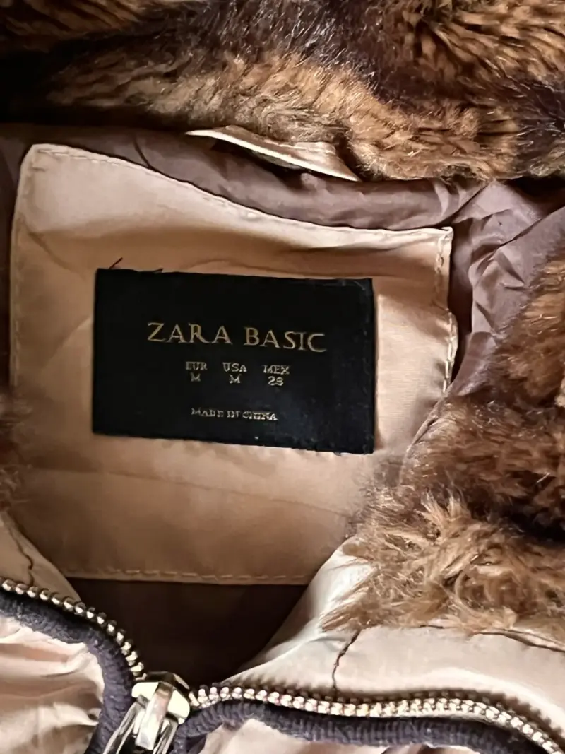 Abrigo Zara Basic con capucha de piel sintética - 1