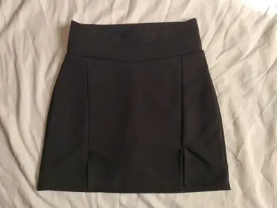 Falda corta negra  para mujer - miniatura 1