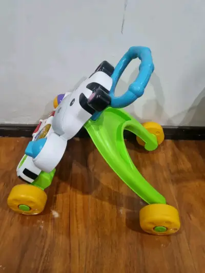 Andador infantil con diseño de cebra y actividades - miniatura 1