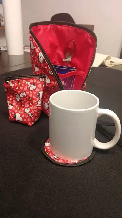 Set de Porta Taza y Bolsito Multiuso Dalu - miniatura 1