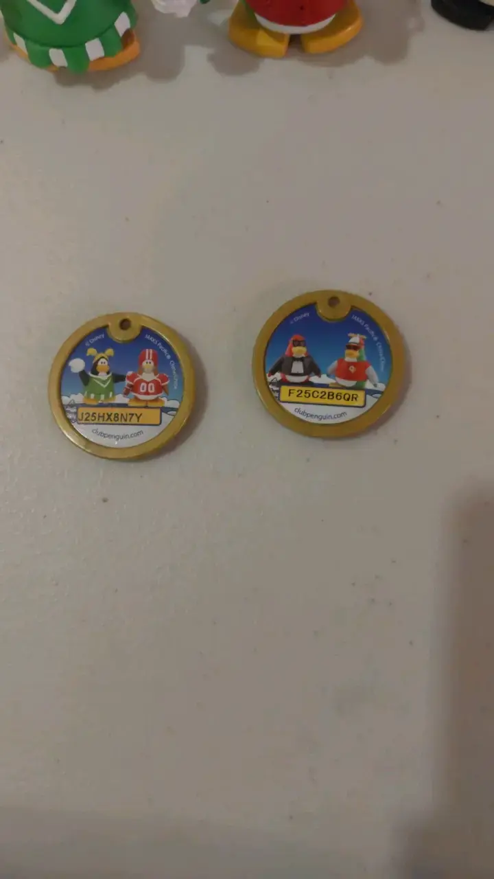Figuras de colección Club Penguin con accesorios - 6