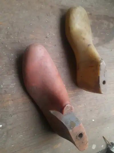 Hormas de zapatero antiguas - miniatura 4