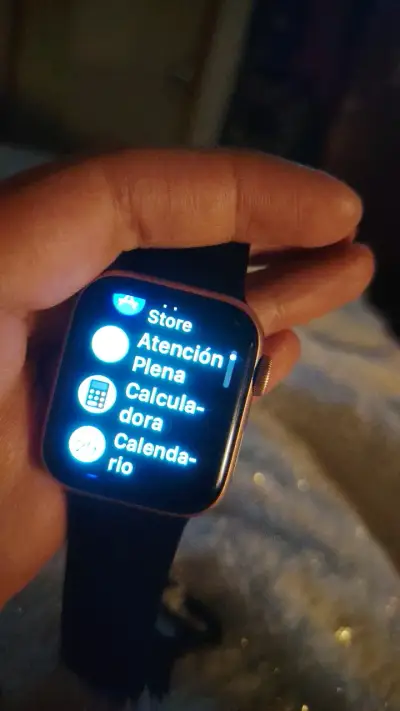 Apple Watch SE con correa negra - miniatura 6