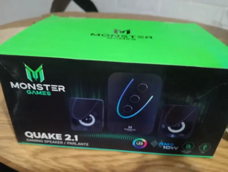 Parlantes Monster Games Quake 2.1 con LED - 3