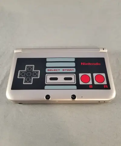 Consola Nintendo 3DS XL retro nes edition - miniatura 1