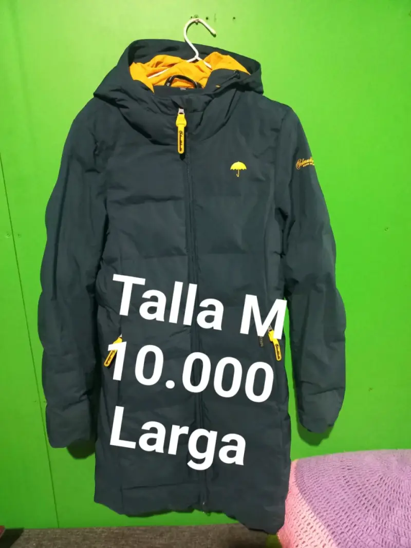 Abrigo largo impermeable con capucha talla M - 1