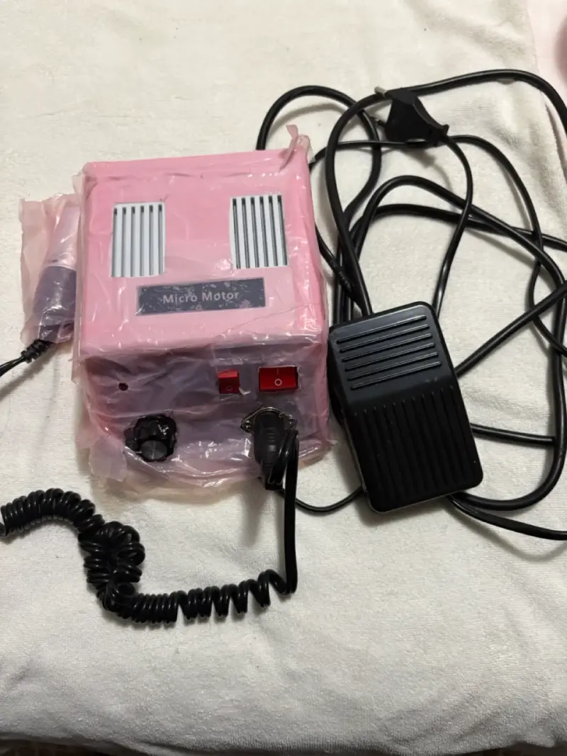 Micromotor de uñas rosa con pedal