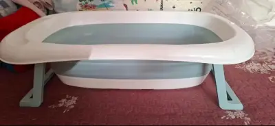 Tina de baño plegable para bebé con soporte - miniatura 1