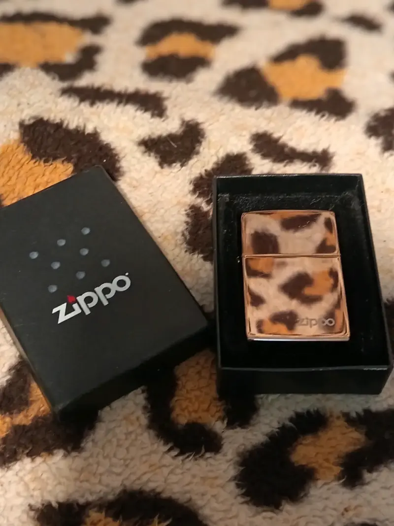 Encendedor Zippo Classic Rose Gold - 3