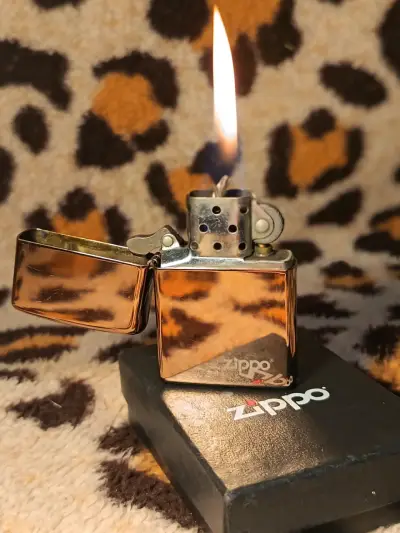 Encendedor Zippo Classic Rose Gold - miniatura 4