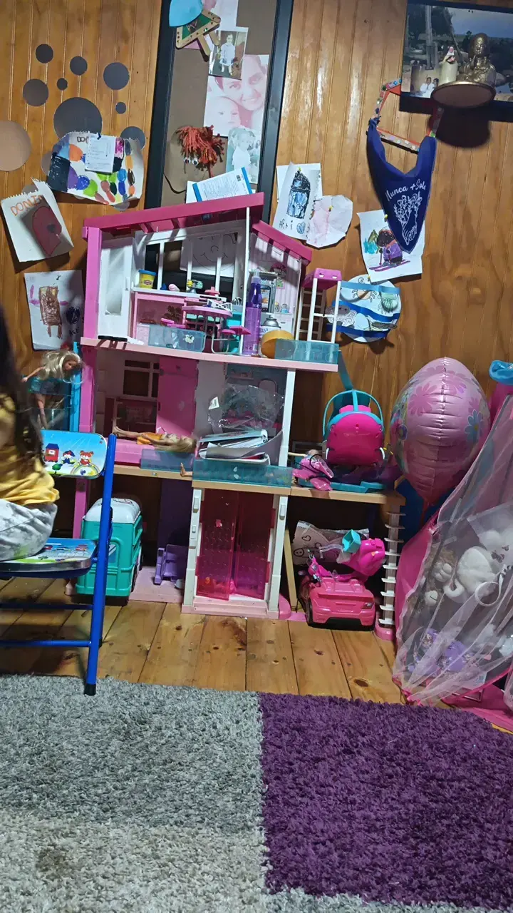 Casa barbie Viene con accesorios. Helicóptero. - 3