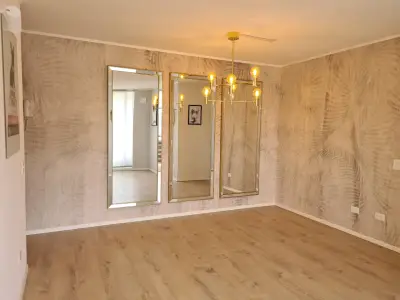 Espejos decorativos grandes con marco dorado - miniatura 2