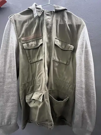 Chaqueta verd capucha  y mangas grises para h - miniatura 1