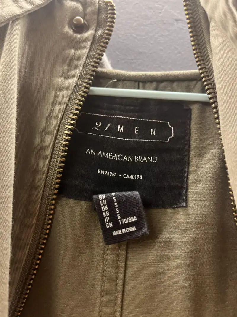 Chaqueta verd capucha  y mangas grises para h - 2