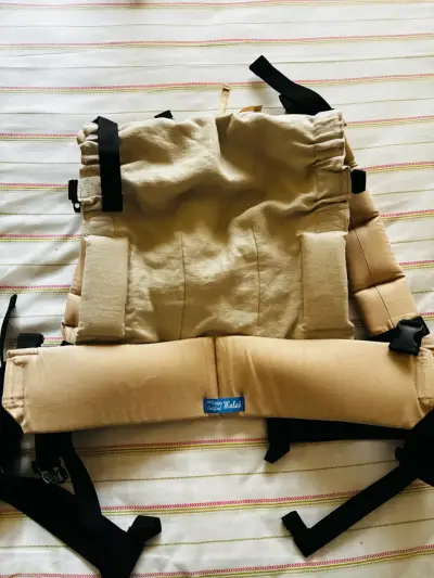 Mochila portabebé ergonómica beige - miniatura 1