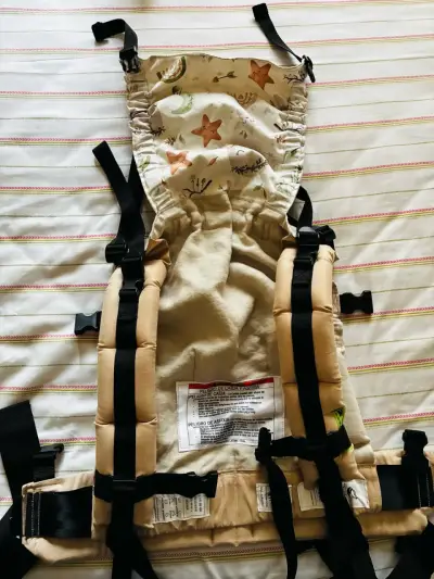Mochila portabebé ergonómica beige - miniatura 2