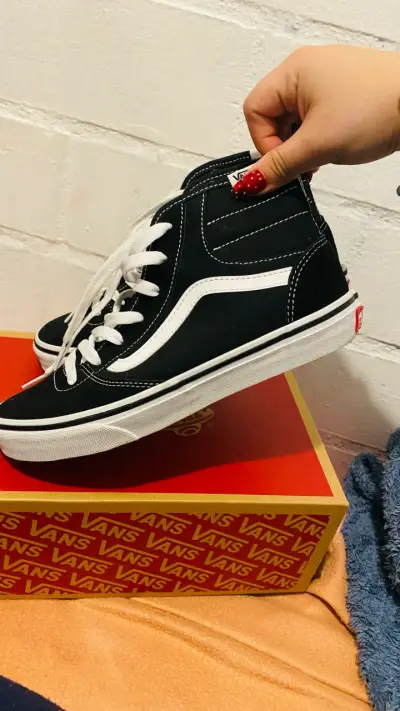 Zapatillas Vans negras caña alta - miniatura 2
