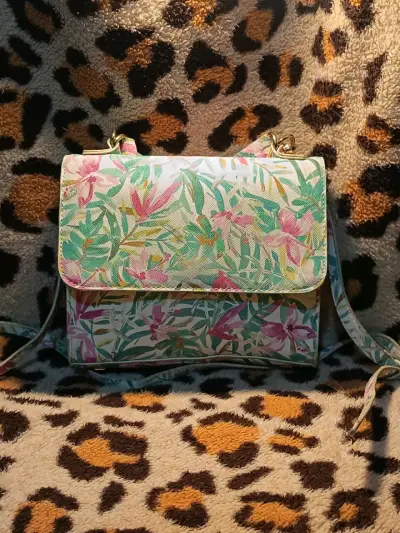 Bolso bandolera floral con diseño tropical - miniatura 1