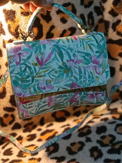 Bolso bandolera floral con diseño tropical - miniatura 2