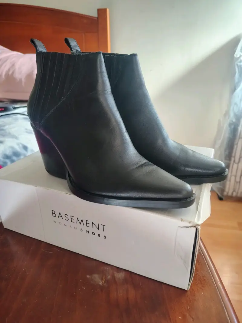 Botines de cuero negro Basement para mujer