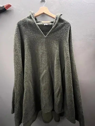 Poncho de lana verde Finity Naturals - miniatura 1