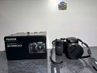 Cámara Fujifilm FinePix S4600 con caja original - miniatura 1