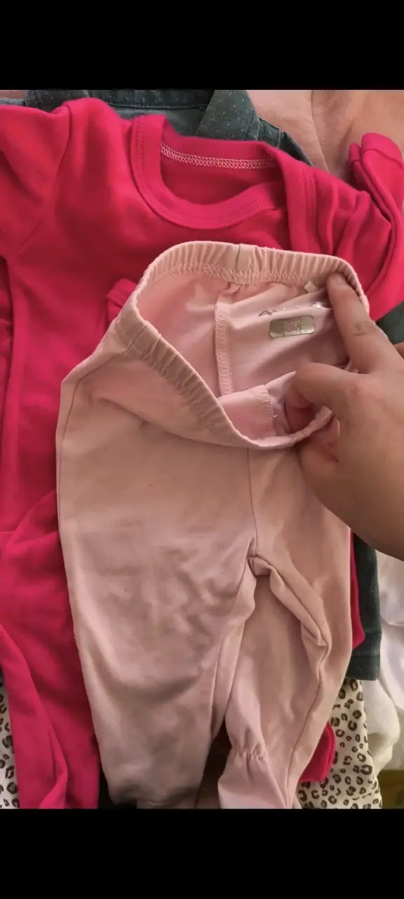 Lote de ropa de bebé mixto en varios colores - 3