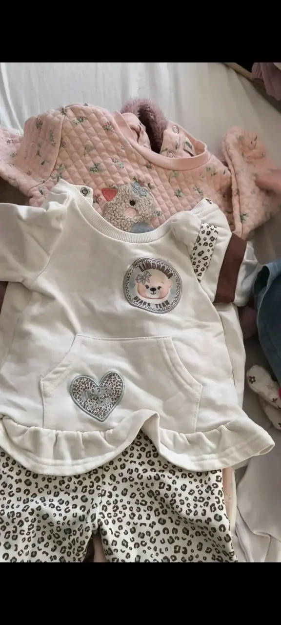 Lote de ropa de bebé mixto en varios colores - 6