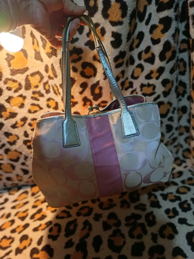 Bolso de mano Coach rosa - 2